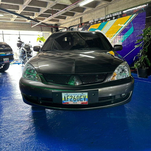 Imagen 2 de 5 de Mitsubishi Lancer Glx 2014