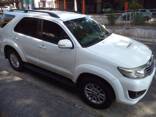 Toyota Hilux SW4 3.0 Srv 7l 4x4 Aut. 5p