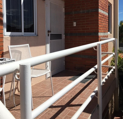 Imagen 4 de 16 de Acogedor Townhouse, Res. Guaica House, Lecherías. Amoblado, 3 Hab. 3 Baños