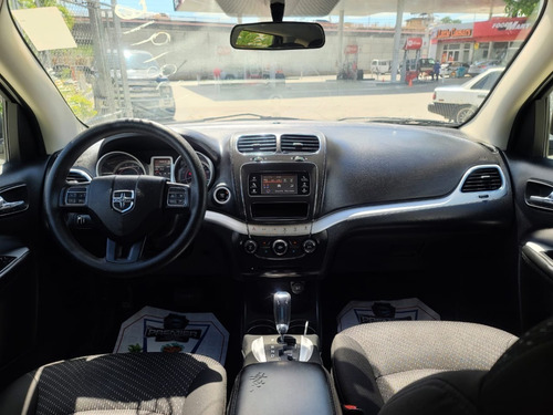 Imagen 7 de 15 de Dodge Journey Sxt