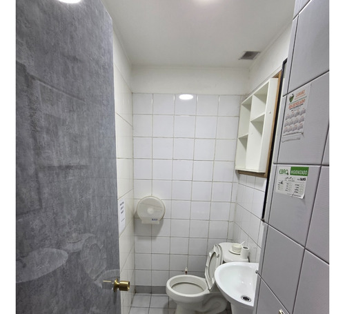 Arriendo Bodega Con Oficinas En Condominio Industrial