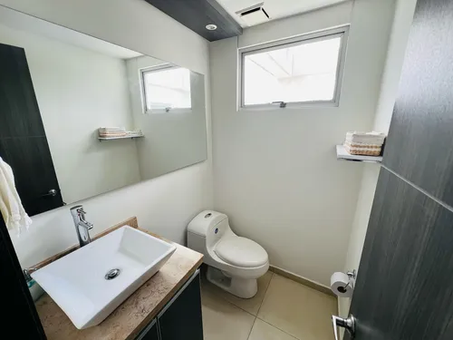 Vive Con Estilo En Este Espectacular Duplex De Ciudad Jardin
