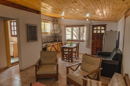 Casa C/departamento En Sta. Isabel, Zona Uritorco
