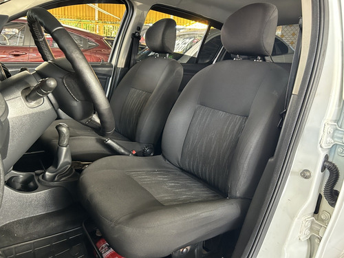 Renault Sandero 1.0 AUTHENTIQUE 16V FLEX 4P MANUAL