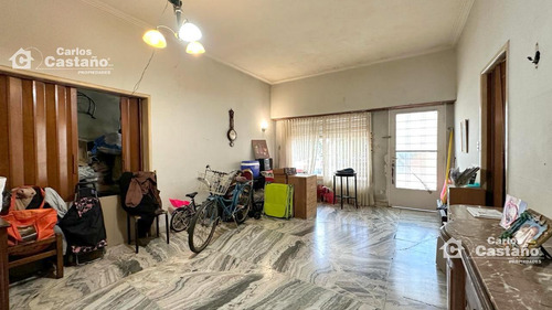 Chalet A Mejorar, 4 Amb. En Planta Baja Con Jardín Y Garaje, A 2/c De Av. Maipú