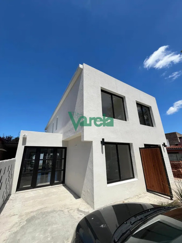 Venta Casa, Shangrilá Sur A Estrenar De 3 Dor Y 2 Baños.