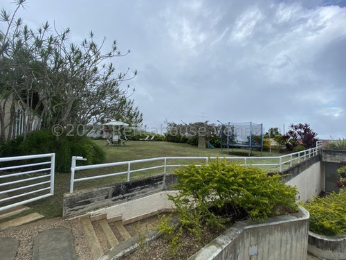 Se Vende Casa En La Lagunita Country Club Mls #24-1847