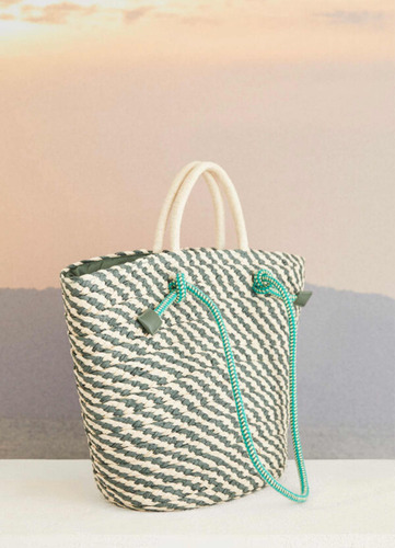 Bolsa De Playa Ws Casual Rafia Acabado De Los Herrajes Hilo Color Verde Correa De Hombro Verde Oscuro Diseño De La Tela Rayas