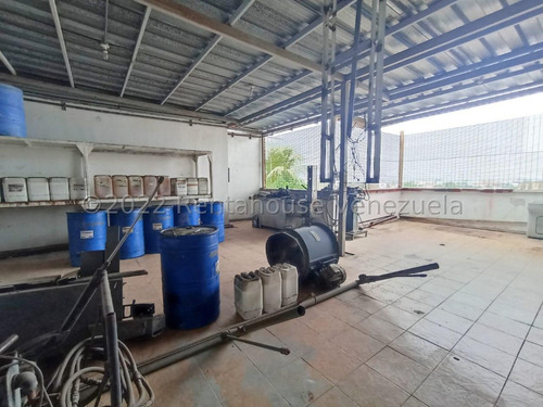 Edificio Comercial En Venta En Avenida Libertador Barquisimeto Lara. Código 23-15252 Excelente Oportunidad Al Mejor Precio Negociable!!!. Comunicate Conmigo! Gracias. Pregunta Sin Compromiso Kv #