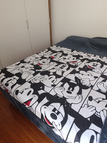 Colcha Manta Polar Soft Animada 1,50 X 1,60 Negro Mickey Historieta