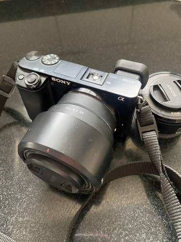 Sony Alpha 6100 16-50mm Oss Kit Sin Espejo + Lente 50mm 1.8