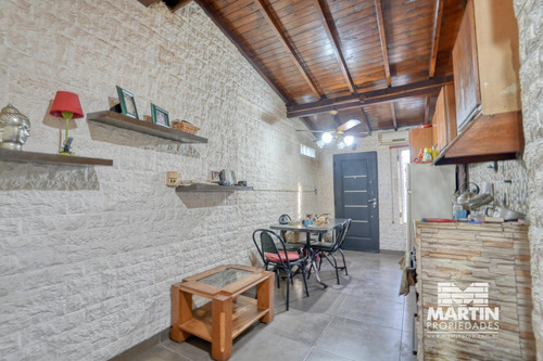 Casa Dúplex En Venta Martinez 5 Ambientes, Escritorio. Ideal Estudio, Consultorio O Vivienda.