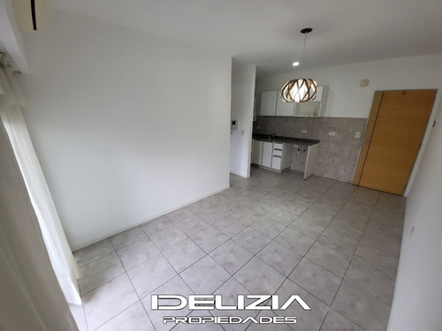 Imagen 8 de 10 de Alquiler De Departamento En Castelar