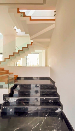 Casa En Venta En Bosque Real Con Tecnología Inteligente Y Acabados De Lujo 4 Recámaras