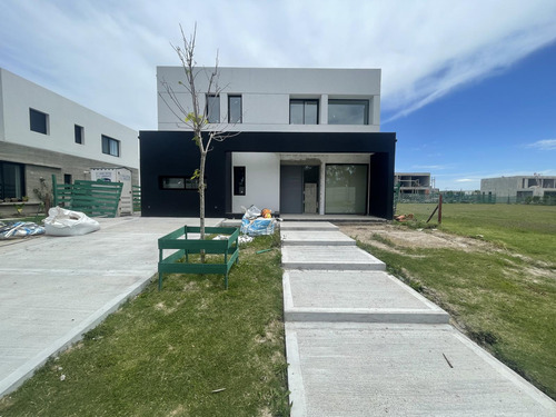 Casa En Venta En Carpinchos - Nordelta