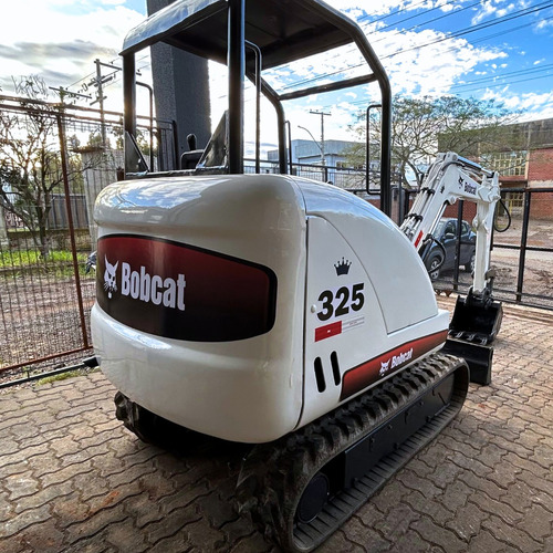 Mini Escavadeira Bobcat 325 - Ano 2011