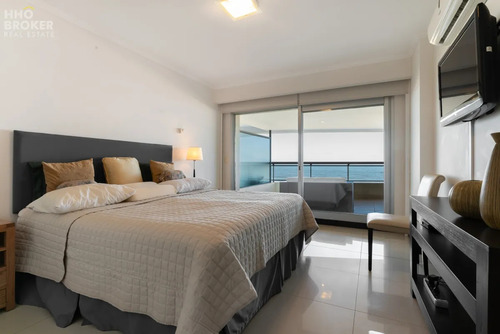 Torrelobos, Punta Del Este, Apartamento En Alquiler Frente Al Mar.