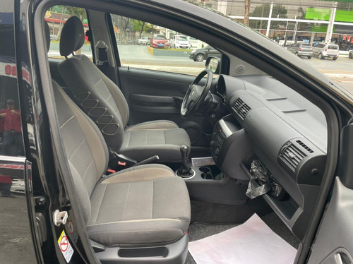 Imagem 8 de 11 de Volkswagen Crossfox 2007