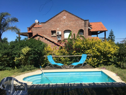 Casa En Venta Y Alquiler,espectacular Esquinera Con Piscina En Montoya - La Barra - Punta Del Este- Ref: 78
