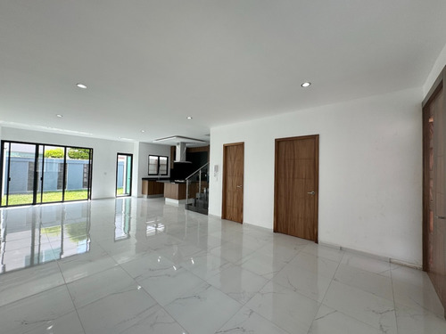 Casa Nueva En Coto Español Valle Imperial