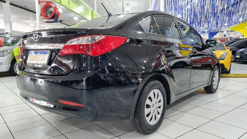 Imagem 12 de 15 de Hyundai Hb20s 1.0 Comfort Plus 12v 2014