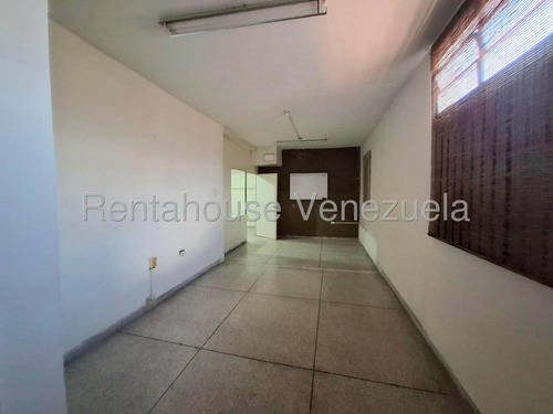 Edificio En Venta En Av Miranda Maracay Excelente Ubicacion 3 Niveles Deposito Areas Oficinas Ascensor De Carga Y Mas Alto Trafico Estef 25-12253