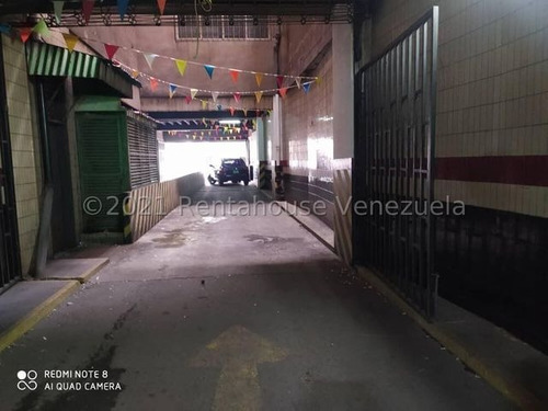 Imagen 3 de 12 de Local En Alquiler Parroquia La Candelaria 22-10028 Renta House Los Samanes