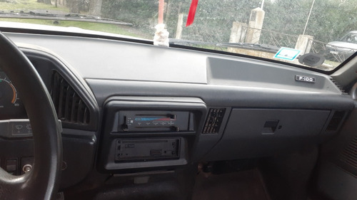 Ford F-100 4.9i