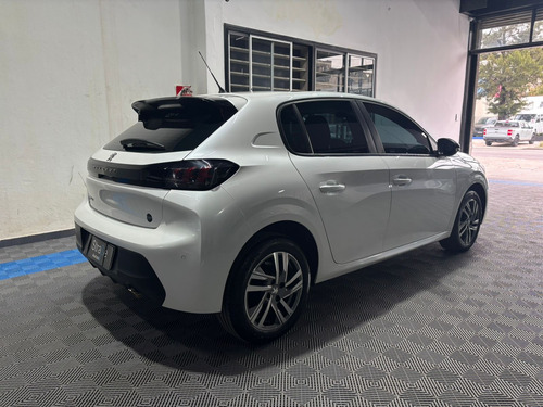 Peugeot 208 1.6 Feline Tiptronic