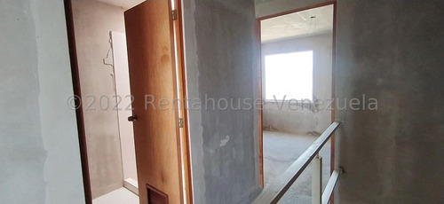 Imagen 9 de 30 de Casa En Venta En Terrazas De La Ensenada Barquisimeto Lara +++m.c * R-a-h N° +0-4-2-4- 5.5.6. 5.7. 5.9 *--**