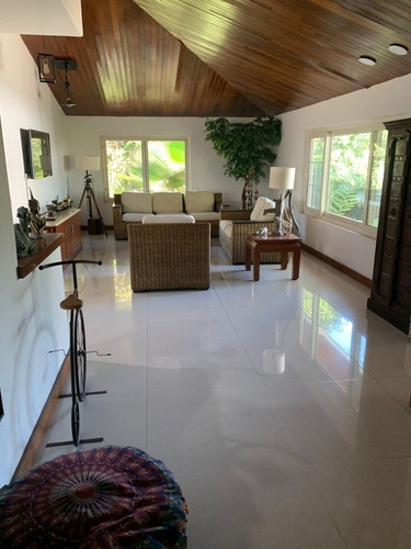 Venta Hermosa Residencia En San Gonzalo, Zapopan, Jalisco En San Gonzalo