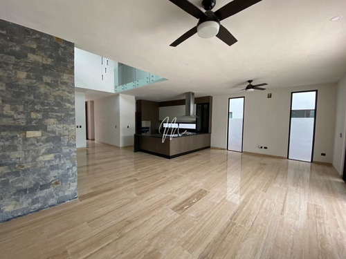 Imagen 5 de 24 de Casa En Venta En Lagos Del Sol, En Cancún
