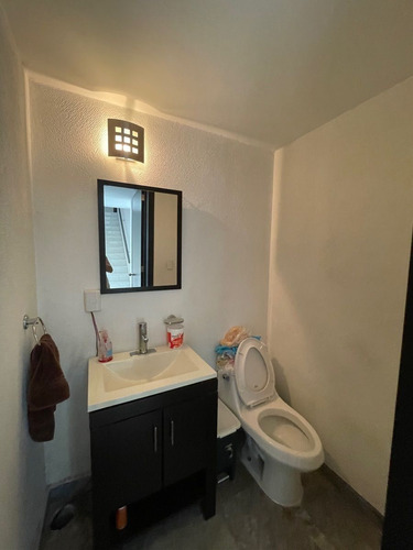 Casa Para Oficinas Con Uso De Suelo S