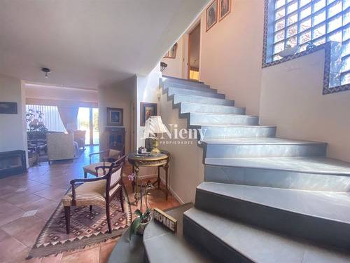 Gran Casa En Venta 5 Dorm. Condominio Mantagua Con Piscina