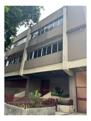 Venta. Edificio Industrial. La Urbina. Sucre