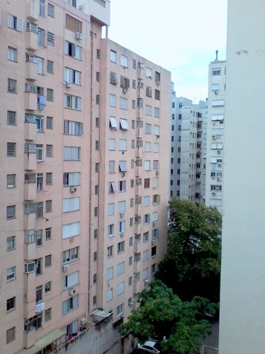 Imagem 1 de 13 de Apartamento Centro Historico Porto Alegre - 2313