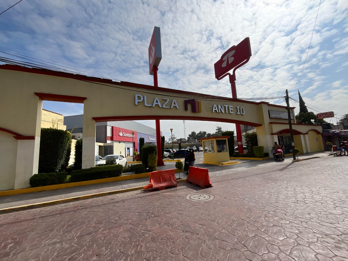 En Renta Locales Comerciales En Plaza Gante 10, Zumpango, Edo Méx - Mjs