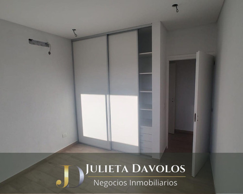 Casa En Venta 5 Ambientes Puertos Del Lago Barrio Riberas-escobar-maschwitz