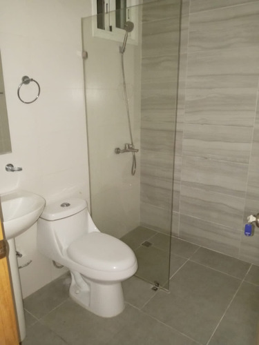 Apartamento En Alquiler En El Millon, A Una Cuadra De La 27