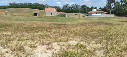 Terreno Com Toda Segurança E Infraestrutura Do Condomínio Fechado Ninho Verde I, Próximo A Cidade De São Paulo!!