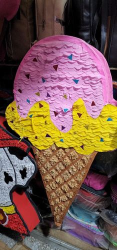 Piñata De Barquilla De Helado