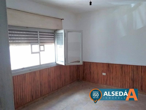 Casa Pasillo Dos Dormitorios Con Terraza Exclusiva - Biedma Y Balcarce - Rosario Sur