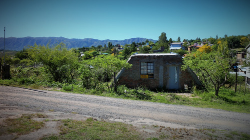 Terreno Con Construccion A Terminar