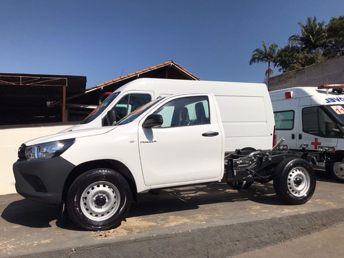 Toyota Hilux 4x4 Chassi Cabine Simples 
