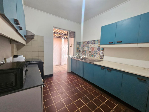 Casa En Venta 5 Dormitorios, Estar, Cercana A Metro En Ñuñoa
