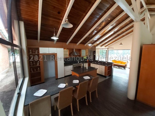 Daniela Linarez Vende Casas De Lujo De 400m2 Con Bellas Areas Comunes Como Piscina En Excelente Zona De Cabudare Con Arboles Frutales Y Todos Los Servicios Básicos Operativos