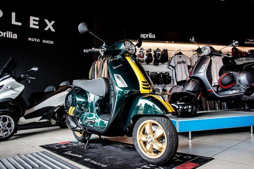 Imagen 21 de 25 de Vespa Gts Super 300 Racing Sixties Disponible Ya