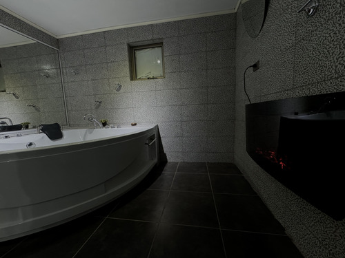 Se Vende Parcela Con Piscina, Jacuzzi, Quincho, Juegos