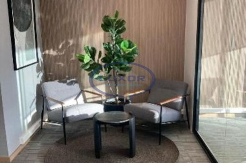 Amoblada En Edificio Moderno Con 1 Estacionamiento