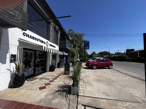 Locales En Funes - Ruta 9 Y Alberdi Pa